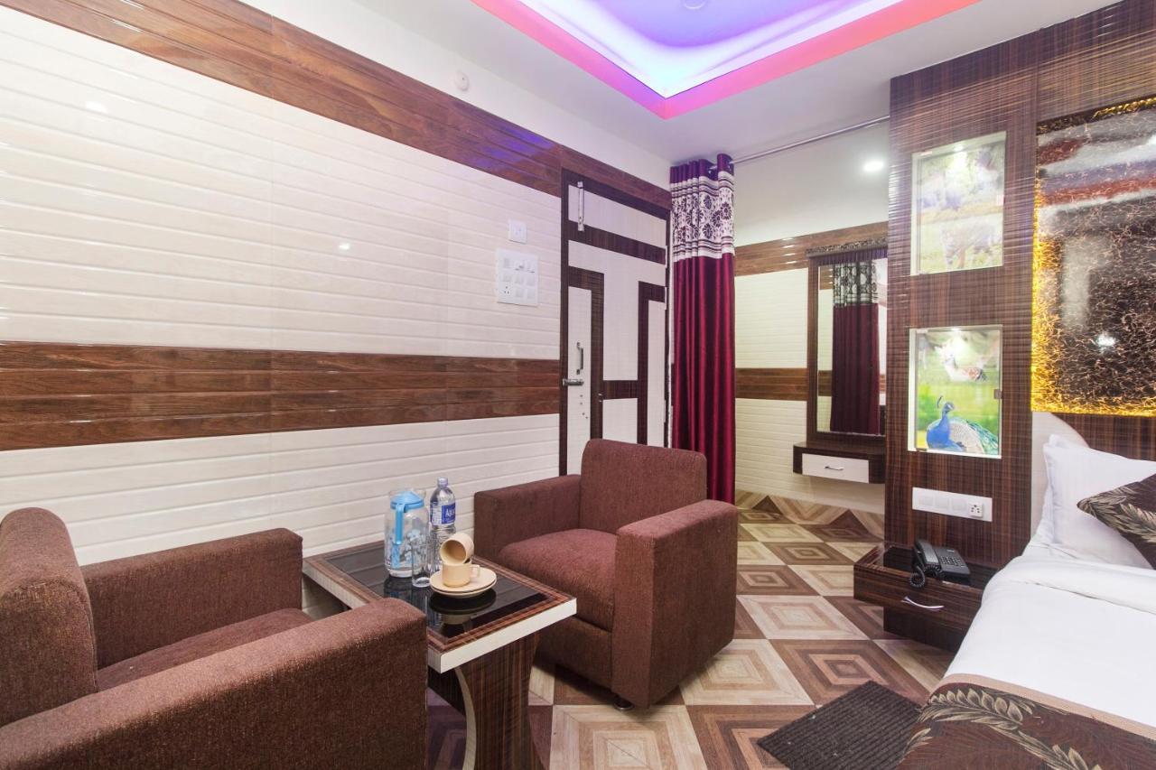 Oyo 16064 Tirupati Lodge Siliguri Ngoại thất bức ảnh