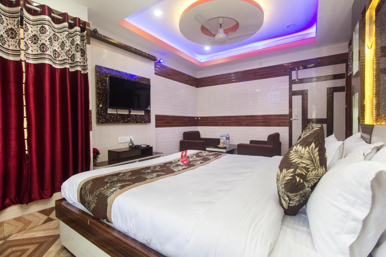 Oyo 16064 Tirupati Lodge Siliguri Ngoại thất bức ảnh